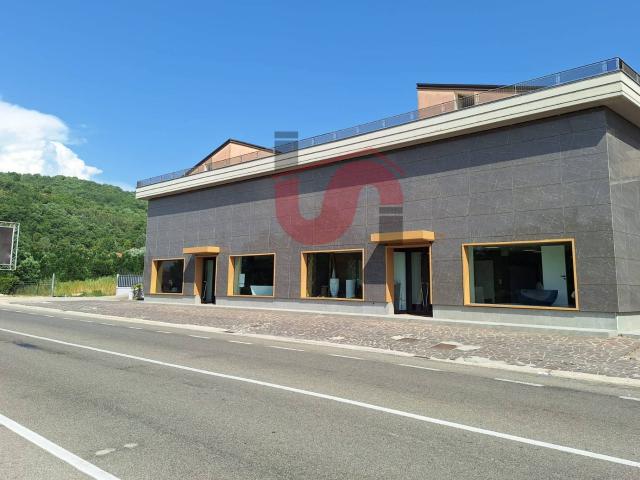 Intero Stabile in vendita a Roccabascerana