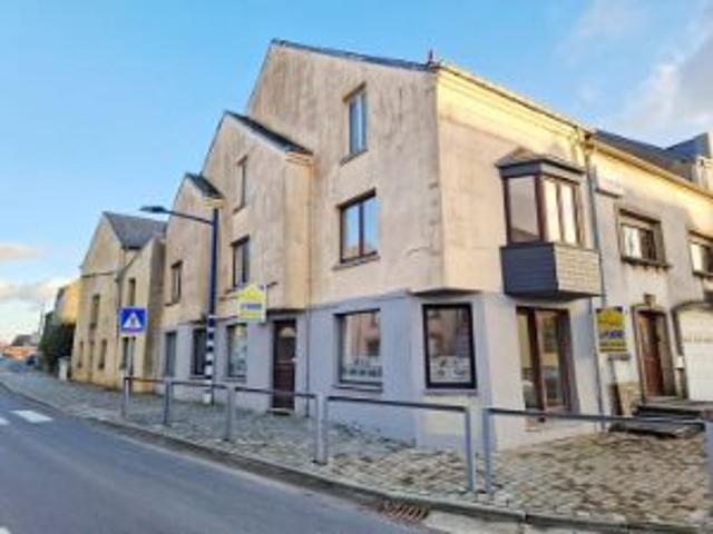 Intéressant immeuble mixte situation stratégique