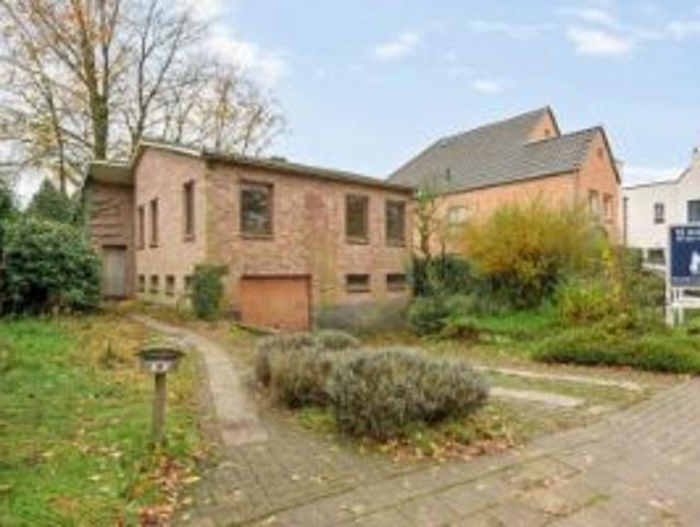 Interessant renovatieproject met mooie zuidgerichte tuin