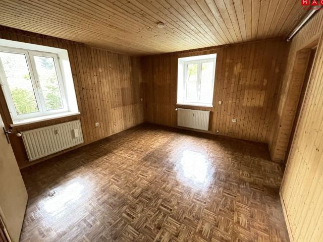 Interessante Eigentumswohnung mit Potenzial mit Zugang zur Grünanlage!