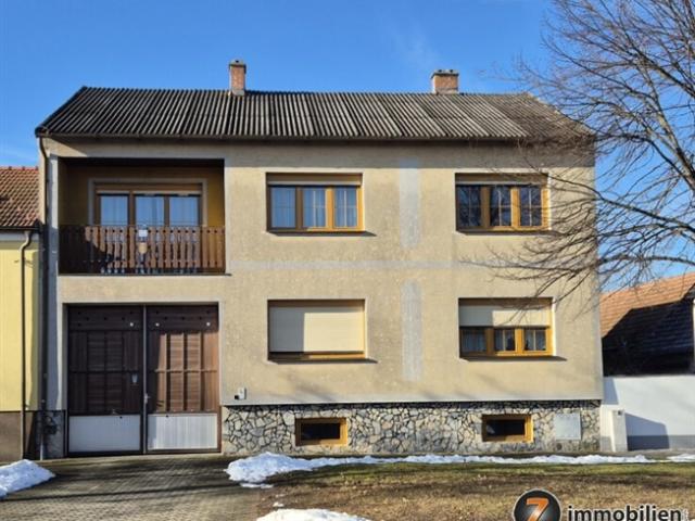 Interessante Liegenschaft mit 2 modernen Wohnungen, Innenhof und großer Halle!