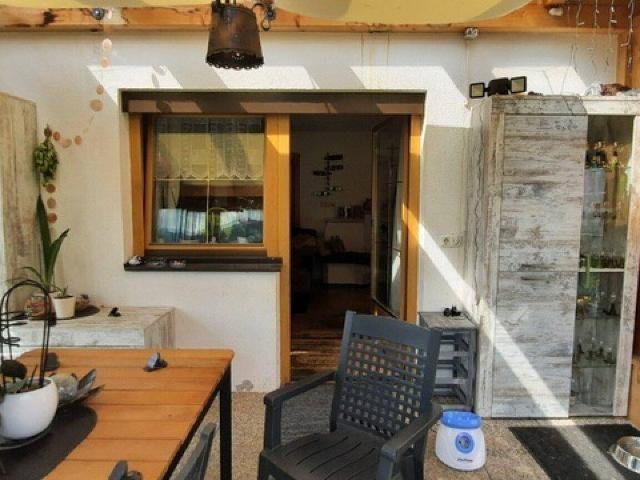Interessante Liegenschaft in Strassen Einfamilienhaus und Mehrparteienhaus zu verkaufen