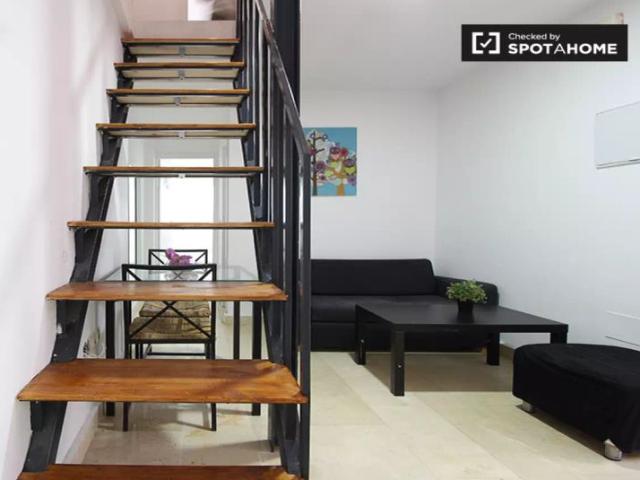 Interior Facing 11m2 Roomshared in the Puerta del Angel area AZ3D5