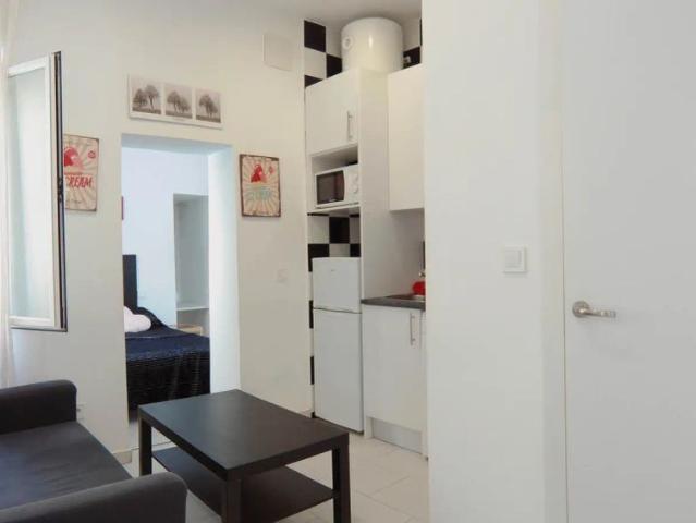 Interior Facing 22m2 Studio in the Pradolongo area RU4