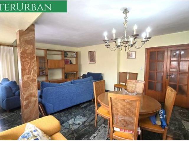 INTERURBAN S.L. vende este magnífico ático con gran terraza en pleno centro de Llíria