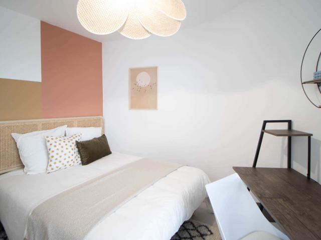 Intimate 10 m² bedroom to rent near Lyon