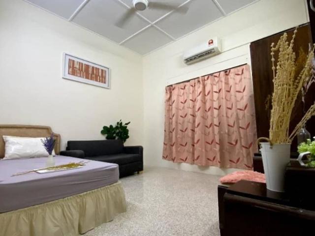Intimate Zero Deposit% Medium Room at Bangsar