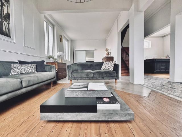 Intimité, caractère et volumes XXL pour cette villa de caractère