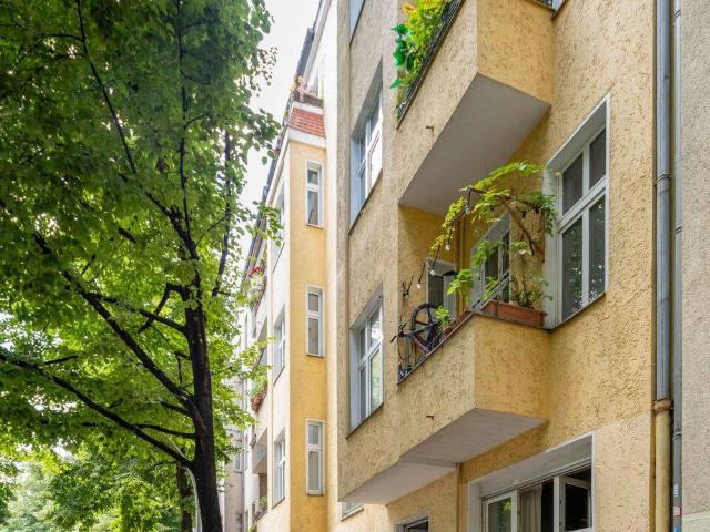 Invest in ihr zukünftiges Eigenheim! 3 Zimmer Altbauwohnung unweit des Maybachufers
