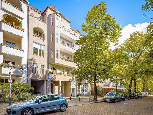 INVEST in Wilmersdorf | 3 Zimmer Altbauperle mit Balkon Letzte Einheiten: Top Preis, Top Lage!
