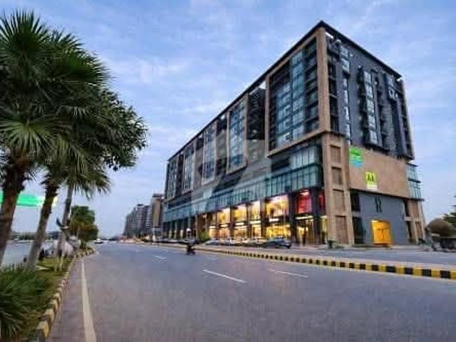 Invester Price, Direct Owner, Fully Furnished, Rental Value is 4 lac & 50 thousands in every Month. Main road Facing with beautiful Scinic Open big Tarace view, All Luxury Itoms are Available, All Facilities are available, Only 1 Mints Drive From Main Islamabad Expressway, On Main Gulberg Expressway, 3 Bed Luxury Apartment For Sale In A Big And Best Sky Park one Mall And Residency, Gulberg