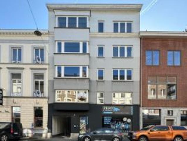 Investeringsvastgoed: winkelpand 82m² met grote loods 478.