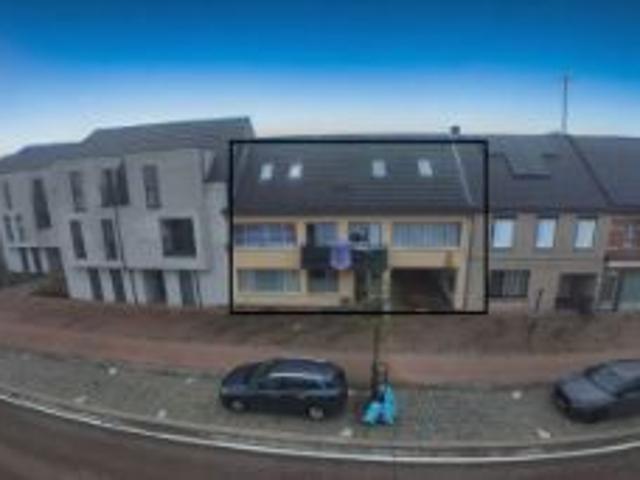 INVESTERINGS Gebouw met 4 app en garagegebouw van ±500m²!