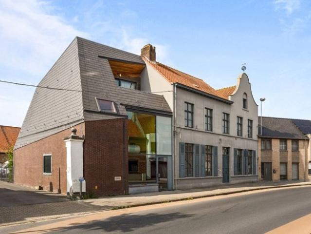 Investeringsopportuniteit twee appartementen, kantoorruimte