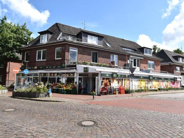 Investieren Sie in Wedel! Wohn und Geschäftshaus zu verkaufen!