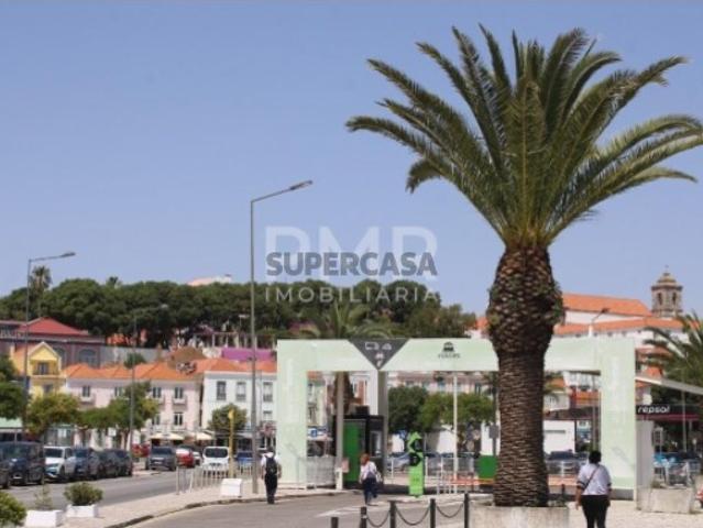 Investimento em Setúbal Apartamento T1 com inquilino e terraço