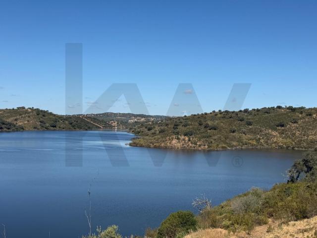 Investimento Estratégico em Reguengos 1 ou 2 Moradias Contíguas para Remodelação