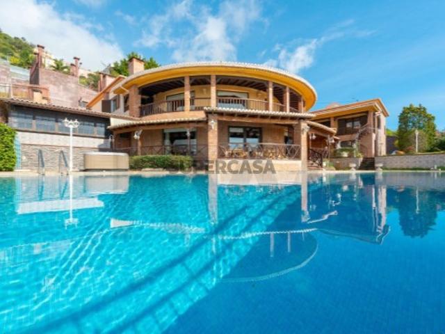 Investimento Ideal: Magnífica Moradia T6 em S. Gonçalo, Funchal!