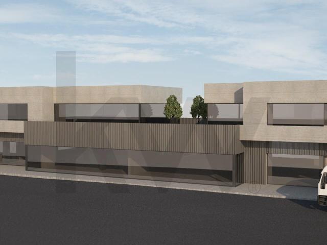 Terreno Comercial de 2.369m² com Projeto na E.N. 10 – Forte da Casa