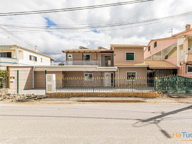 Investimento Seguro: Moradia Isolada com 10 Suites em Zona Privilegiada | 26064087584