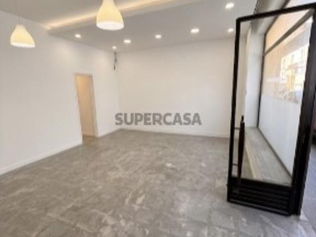 Investimento Seguro: Estúdio T0 com Projeto APROVADO para Habitação Peniche de Cima