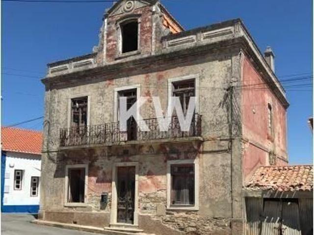 Investimento Prdio com 590m2, Adro da Igreja de So Lus, Odemira