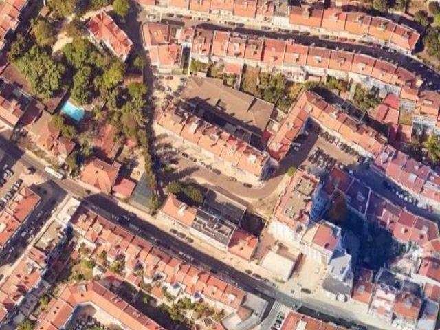 INVESTIMENTO: Terreno Urbano com Potencial de Rentabilidade em Benfica