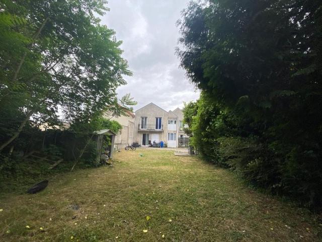 Investissement à Arnouville 95 Rue de la Gironde Maiso. 190m² Arnouville