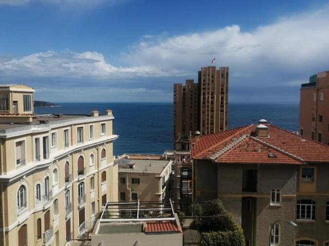 Investissement locatif, centre de Beausoleil, 2 pièces avec terrasse, parking