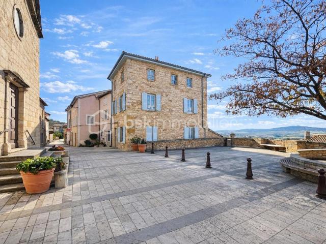 INVESTISSEMENT LOCATIF CLÉ EN MAIN — APPARTEMENT T4 MEUBLÉ, DERNIER ÉTAGE — POMMIERS