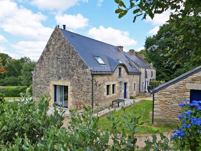 Investissement locatif Ensemble immobilier de charme aux p. 245m² Locmaria Grand Champ