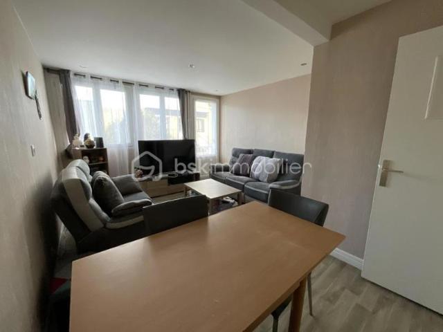 INVESTISSEMENT LOCATIF / F3 AVEC PLACE DE PARKING ET CAVE / RUE AUDRAN