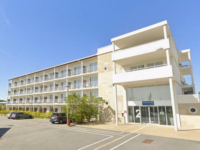 INVESTISSEMENT LOCATIF – LA BAULE ESCOUBLAC – Résidence Tourisme Cap West Golden Tulip La Baule 7,21% de rentabilité