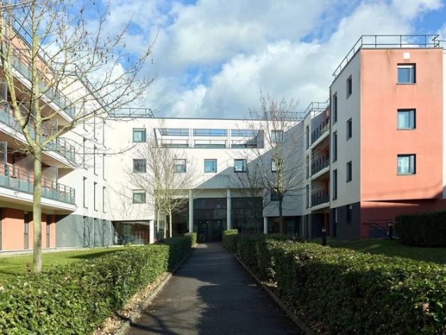 INVESTISSEMENT LOCATIF – ST CYR L’ÉCOLE – Résidence Affaires Zenitude Versailles Saint Cyr l’École – 5.53 % de rentabilité