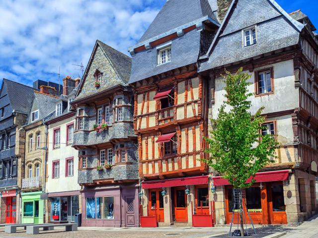 INVESTISSEUR A VENDRE LOCAL COMMERCIAL CENTRE VILLE DE LANNION