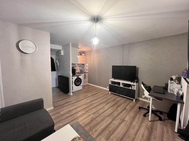 INVESTISSEUR STUDIO SECTEUR GAMBETTA