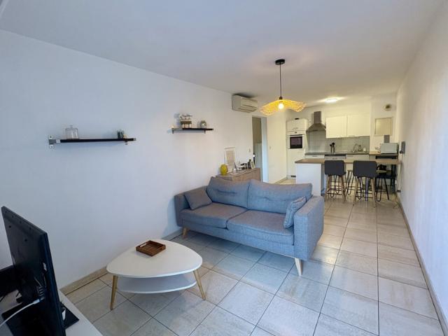 INVESTISSEURS APPARTEMENT T2 EMPLACEMENT DE PARKING PRIV