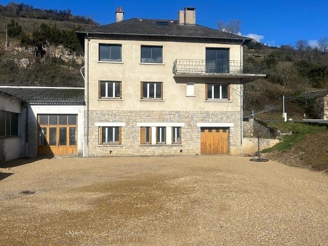 Investisseurs: Ensemble Immobilier Mixte Zac Espalion 480m² Espalion