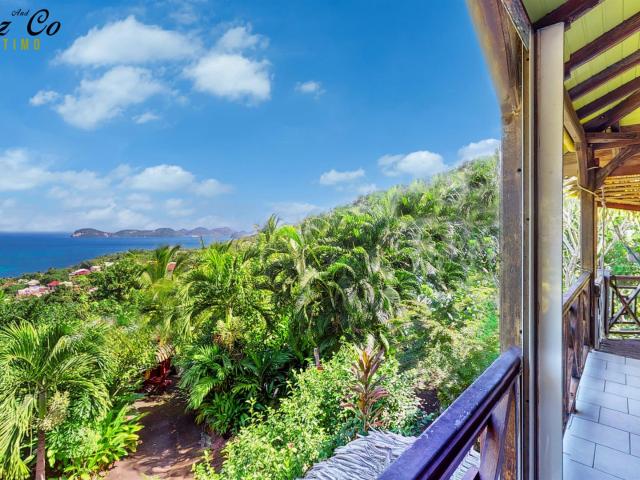 Investissez dans un Éden écologique à Terre de Bas, aux Sain. 325m² Terre de Bas