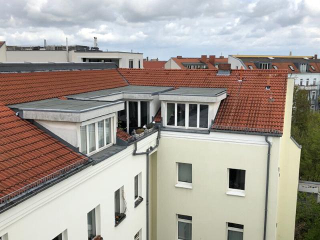 Investment im Dach: 3 Zi im Zionskirch 2,92% mit Balkon im Neubau DG