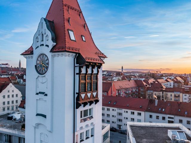 Investment in ehrwürdiges Landshuter Wahrzeichen. Der Weiße Turm von Nikola