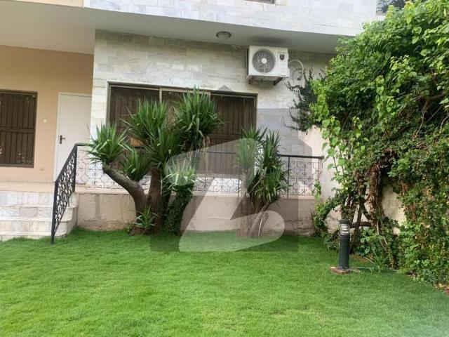 Investor Alert 888 Square Yard AN ELITE ADDRESS: PRIME F 8 MANSION, 5 Bed, Big Lawn On Sale F 8