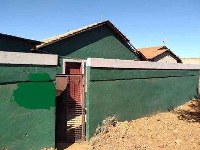 investor paradise: 8 bedroom house o.