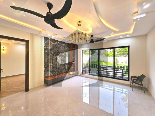 Investor Price 1 Kanal House With Pool & 7 Beds Bahria Greens Overseas Enclave