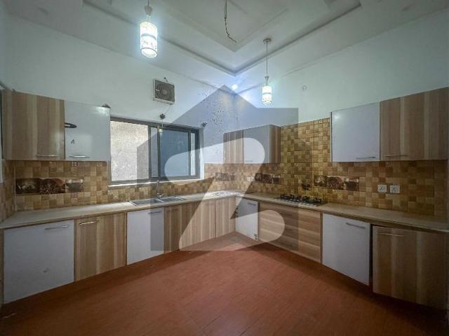 Investor Rate Used House For Sale Bahria Town Phase 7
