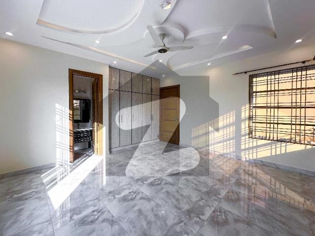 Investor Rate 1 Kanal House With Lawn Bahria Town Phase 8