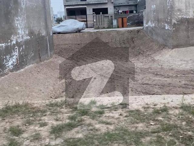 Investor Rate 5 Marla Plot In Park View City Lahore