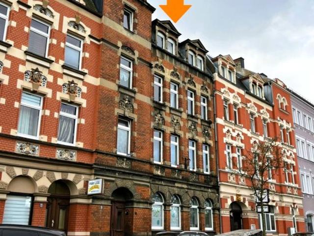 Investoren aufgepasst: Historisches Mehrfamilienhaus mit 4 Wohneinheiten in Hof