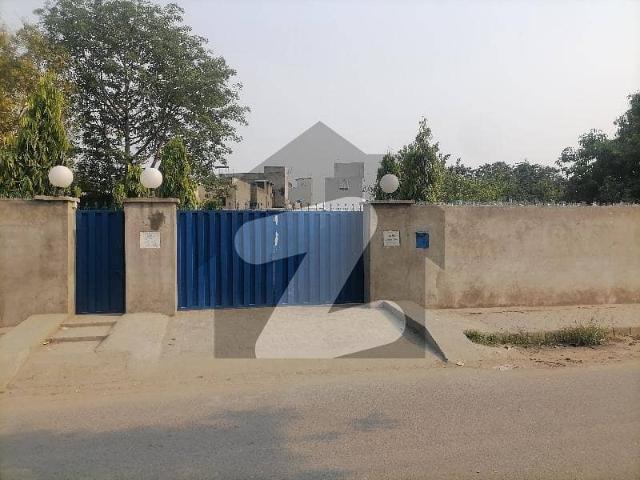 Investors Should sale This Commercial Plot Located Ideally In Maulana Shaukat Ali Road