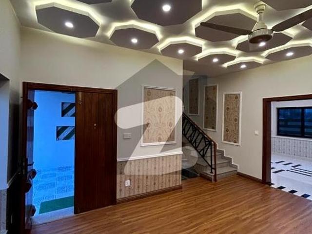 Investors Should Sale This House Located Ideally In D 12/4
